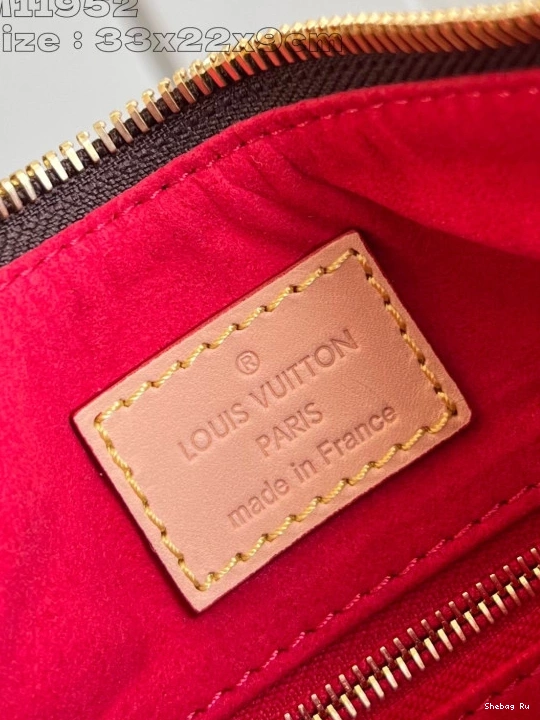 Slouchy VUITTON LOUIS PM-33*22*9CM 0815